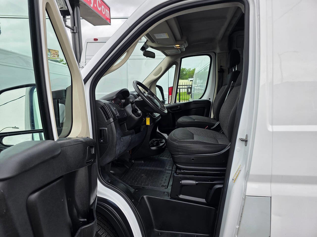 Used 2020 RAM ProMaster 2500 w/ Interior Convenience Group FWD image 13