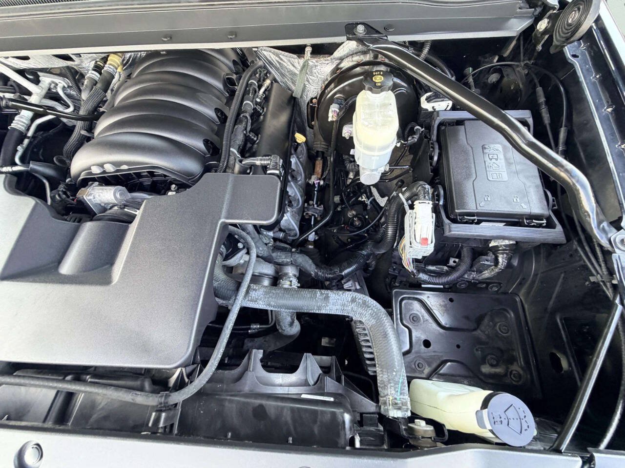 Used 2016 Chevrolet Suburban LTZ AWD/4WD image 15