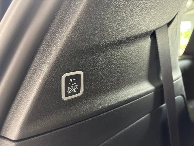 New 2027 Chrysler Pacifica Select AWD/4WD image 8
