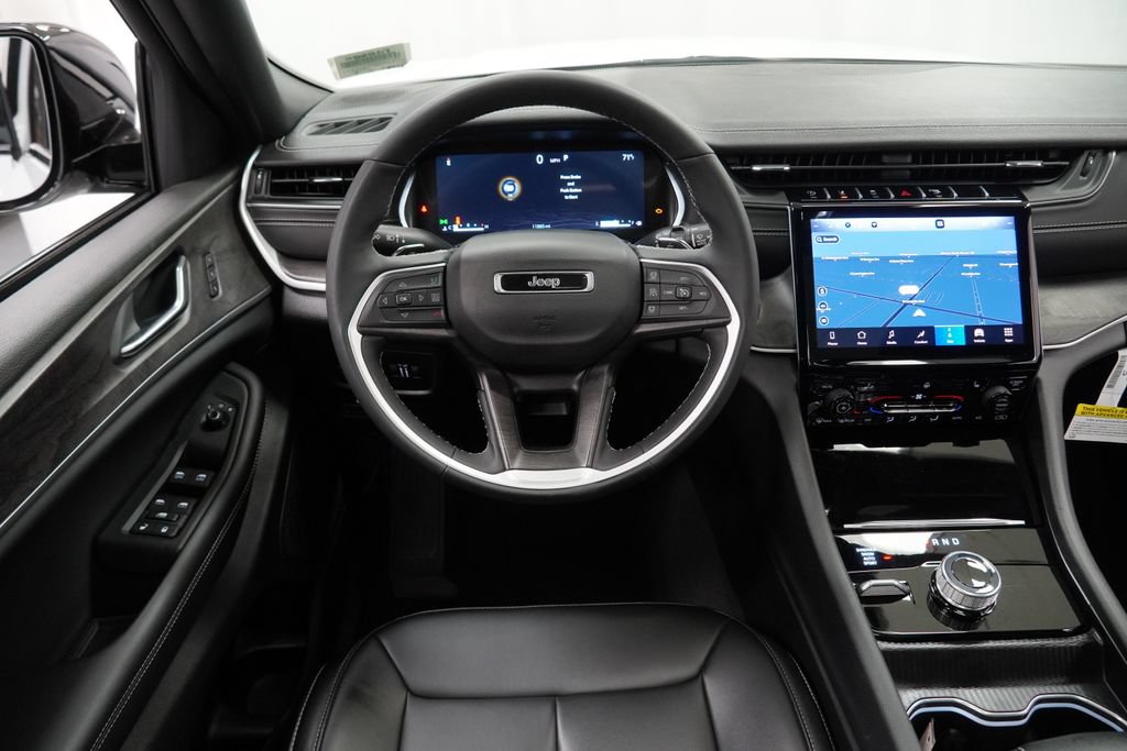 Certified 2025 Jeep Grand Cherokee Limited AWD/4WD image 23