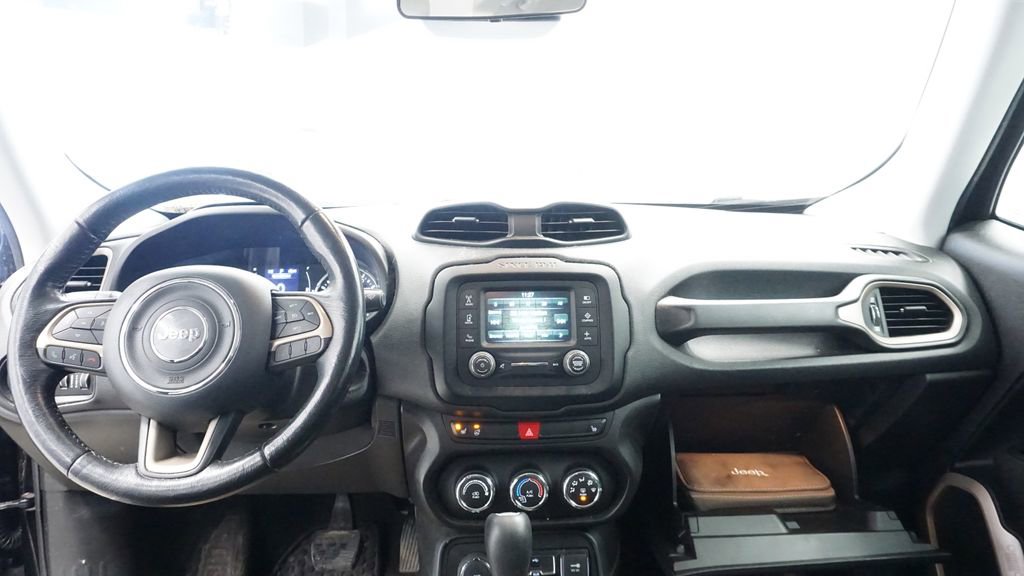 Used 2017 Jeep Renegade Latitude w/ Cold Weather Group image 24