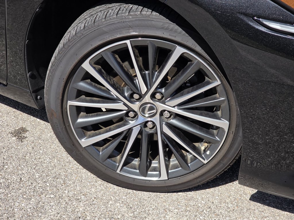 Used 2022 Lexus ES 350 w/ Premium Package FWD image 7