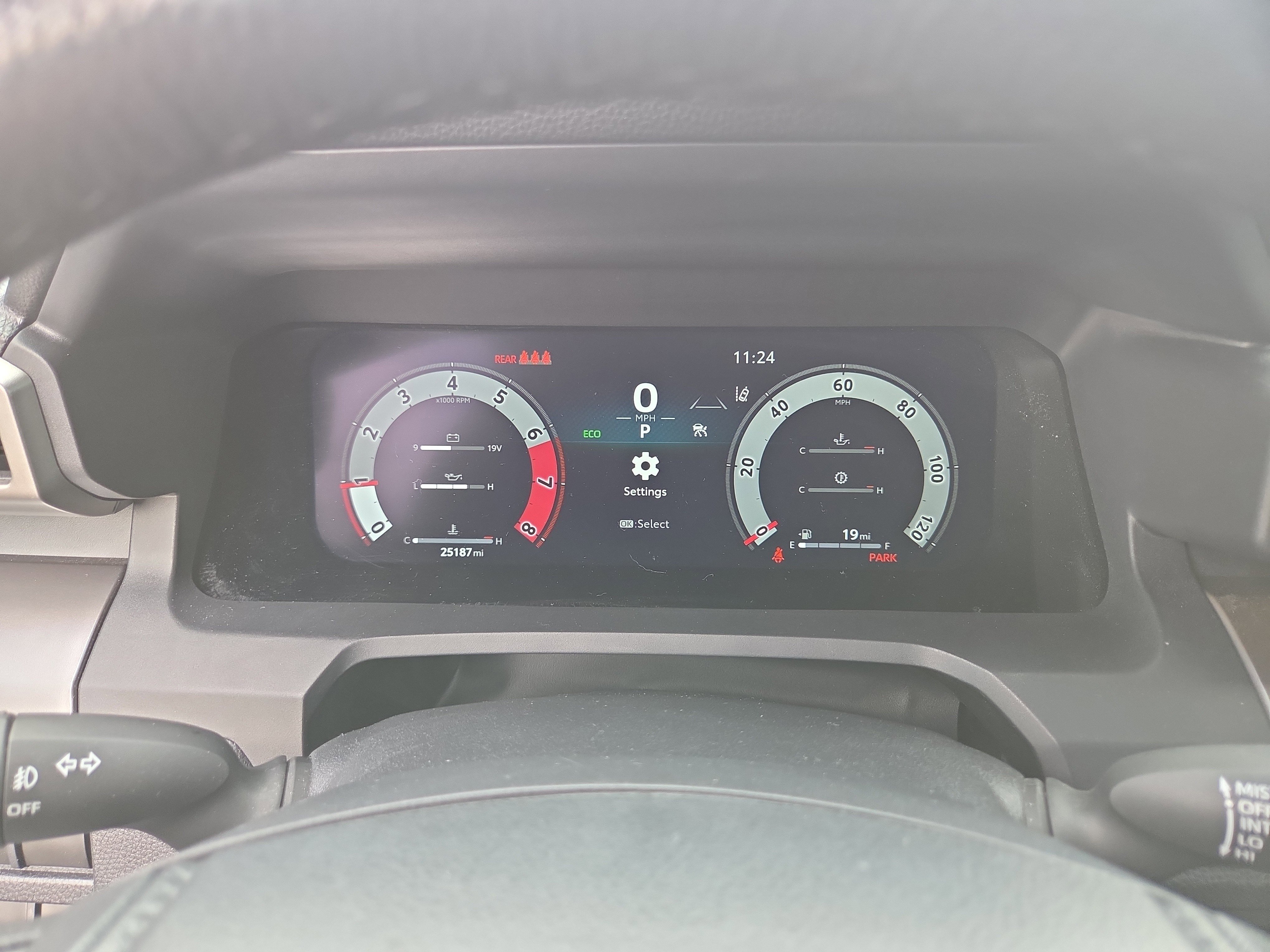 Certified 2024 Toyota Tacoma TRD Off-Road AWD/4WD image 20