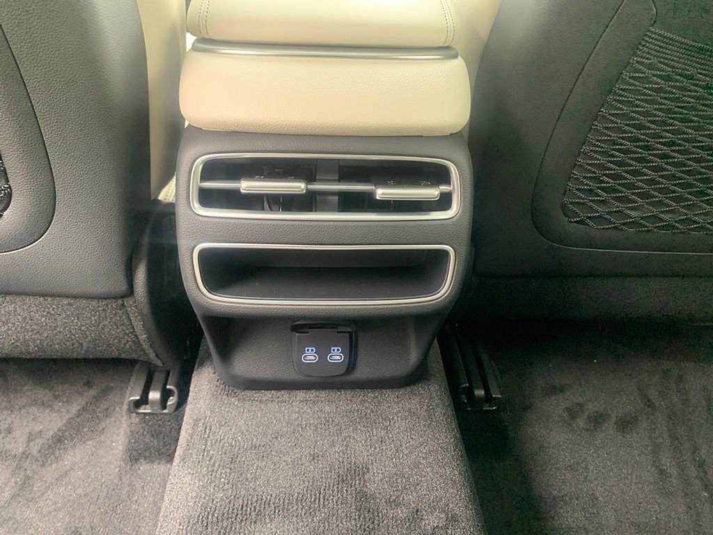 Used 2026 Genesis GV70 2.5T Select image 15