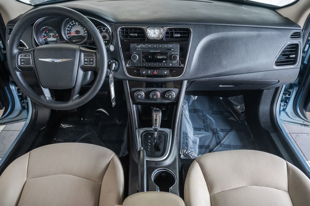 Used 2014 Chrysler 200 LX image 14