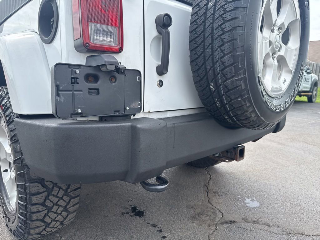 Used 2014 Jeep Wrangler Sahara w/ Trailer Tow Group AWD/4WD image 14