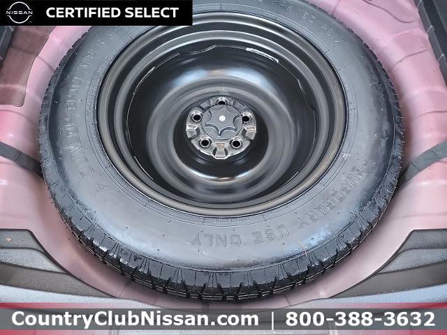 Certified 2017 Nissan Rogue SV w/ SV Premium Package image 28