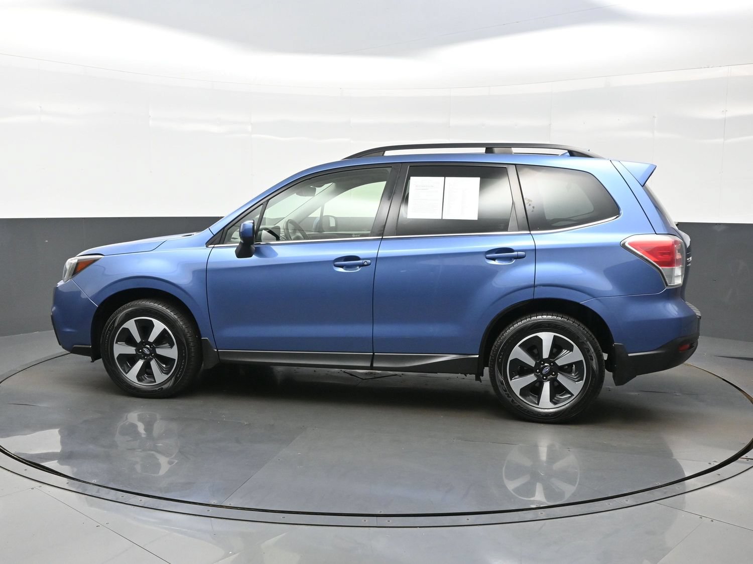 Used 2017 Subaru Forester 2.5i Limited AWD/4WD image 3