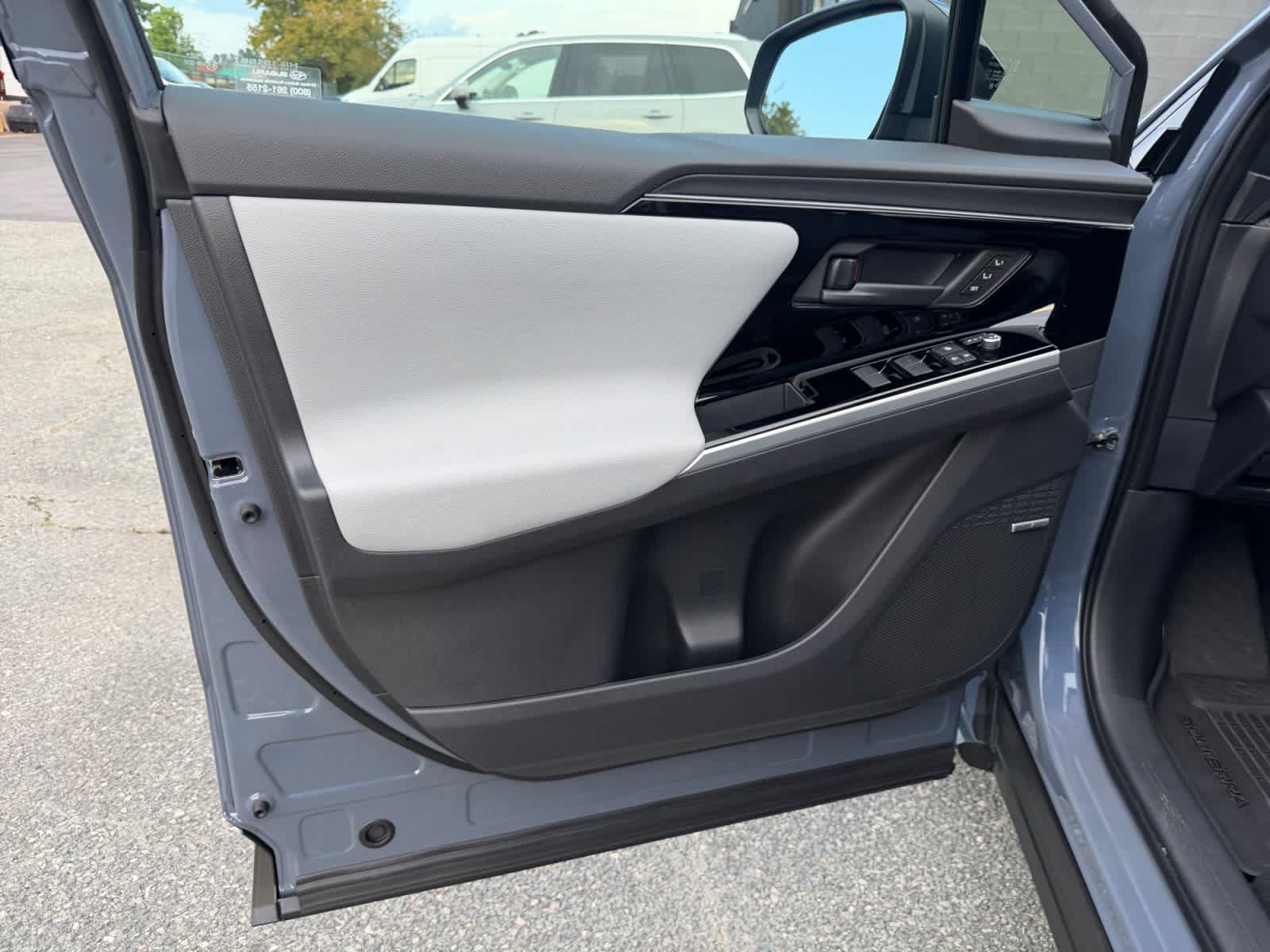 Certified 2024 Subaru Solterra AWD/4WD image 18