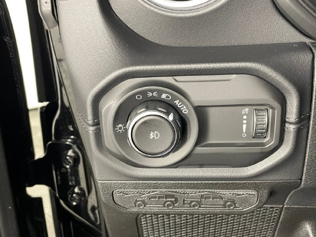 New 2027 Jeep Wrangler Unlimited Sahara AWD/4WD image 12