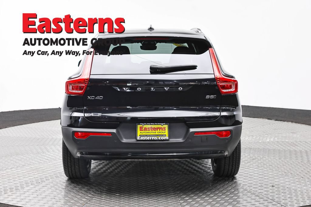 Used 2024 Volvo XC40 B5 Core AWD/4WD image 6