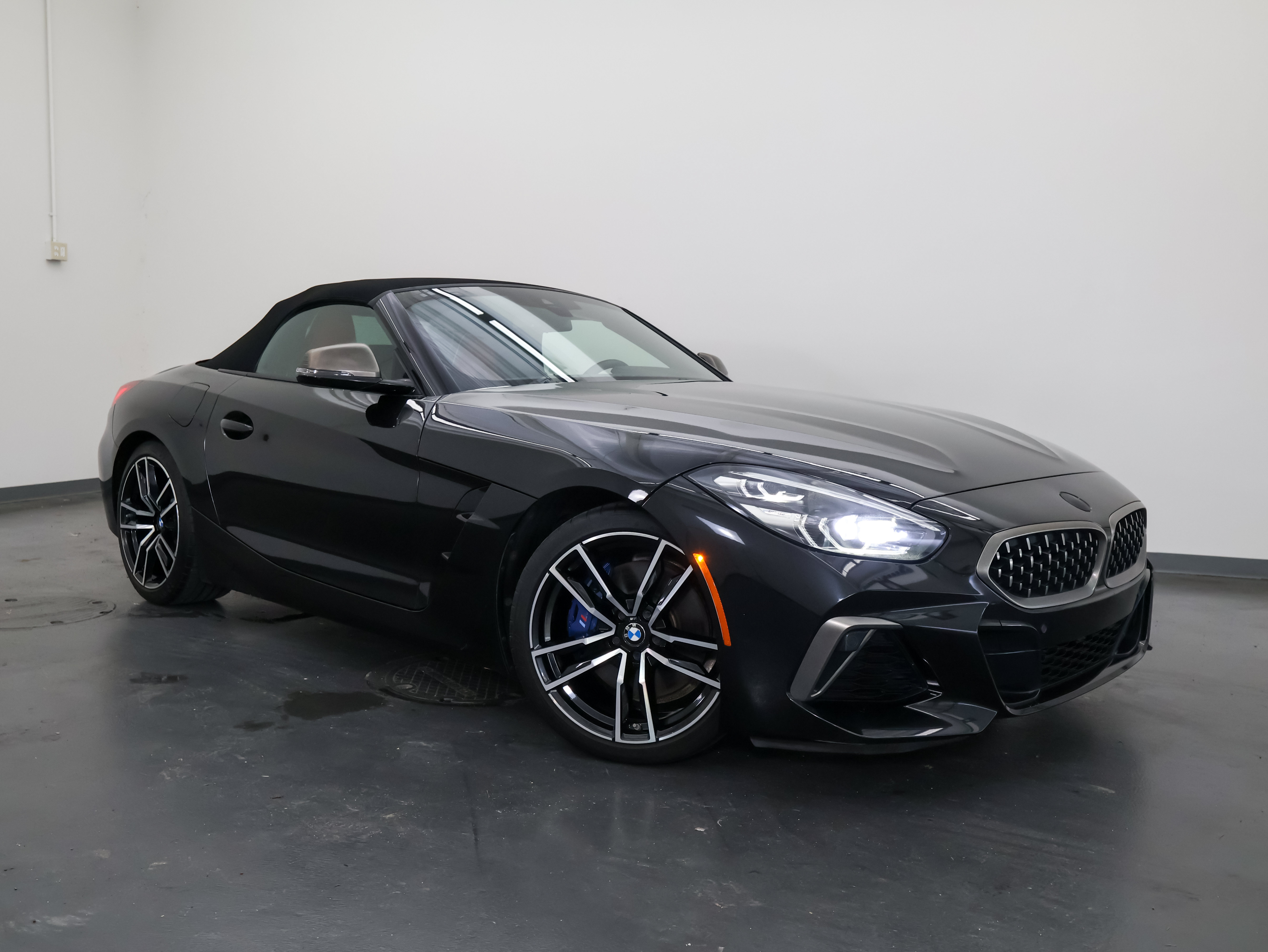 Used 2020 BMW Z4 M40i w/ Executive Package RWD image 2