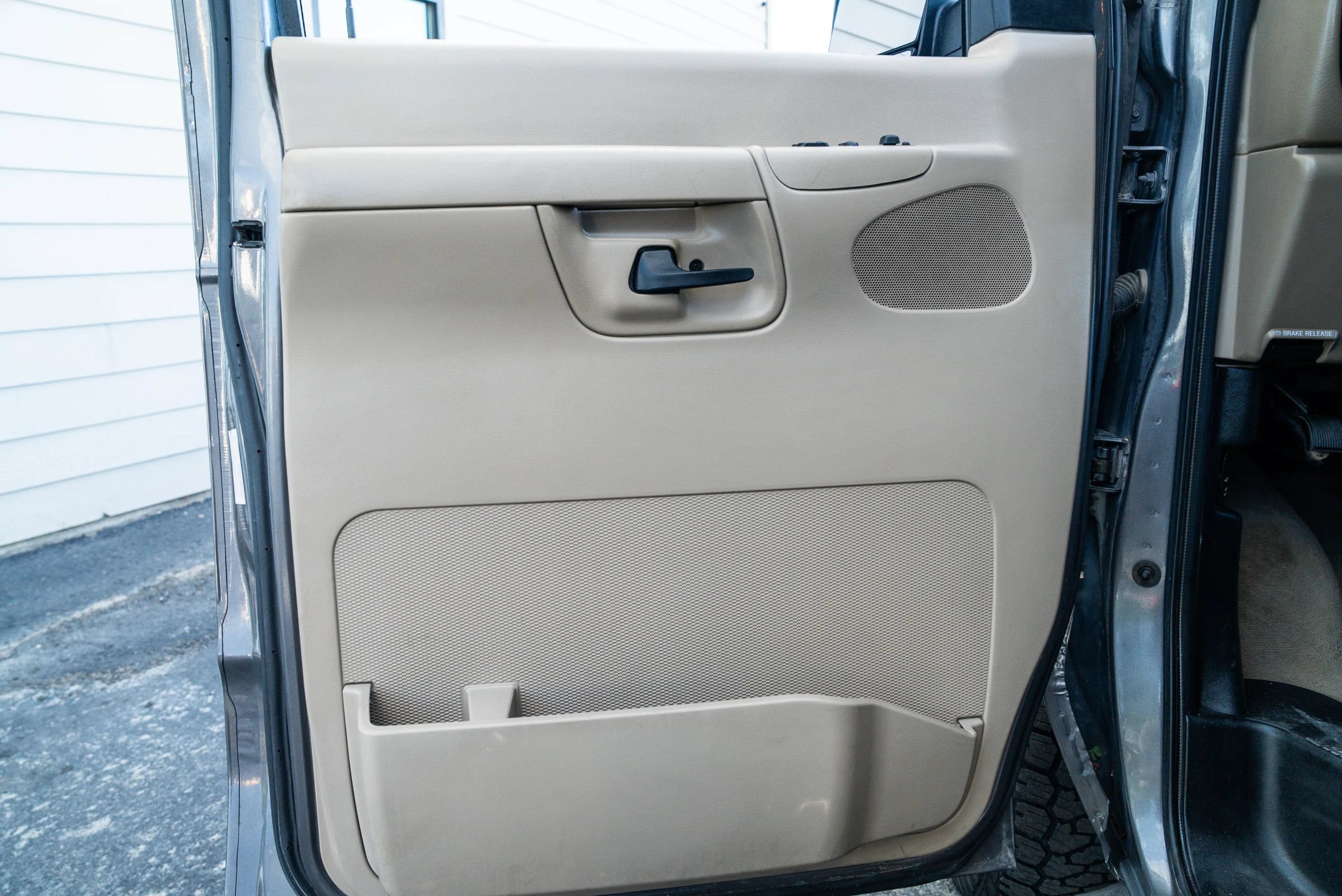 Used 2006 Ford E-350 and Econoline 350 XL RWD image 23