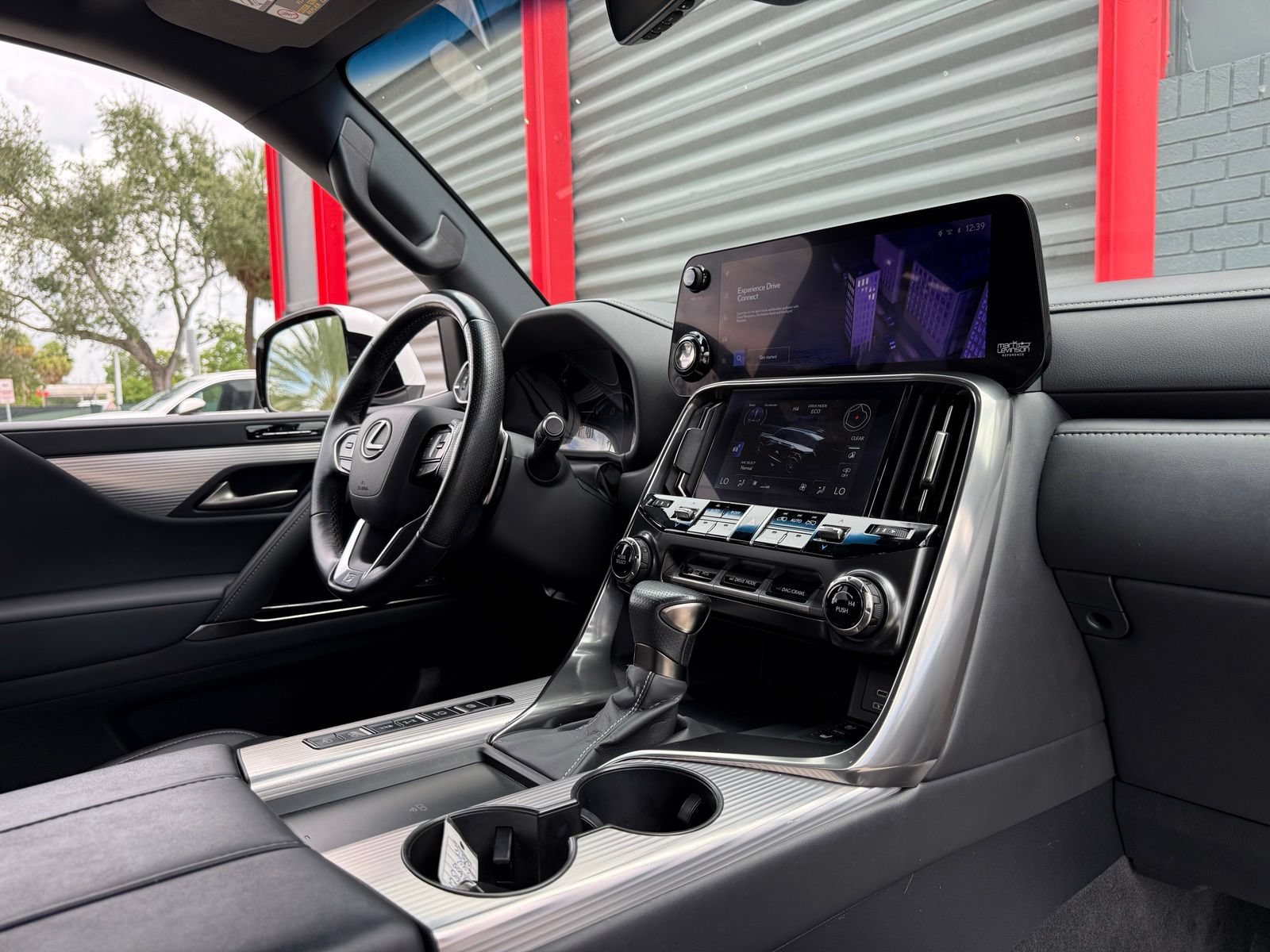 Used 2023 Lexus LX 600 F Sport w/ Accessory Package (Z1) AWD/4WD image 43