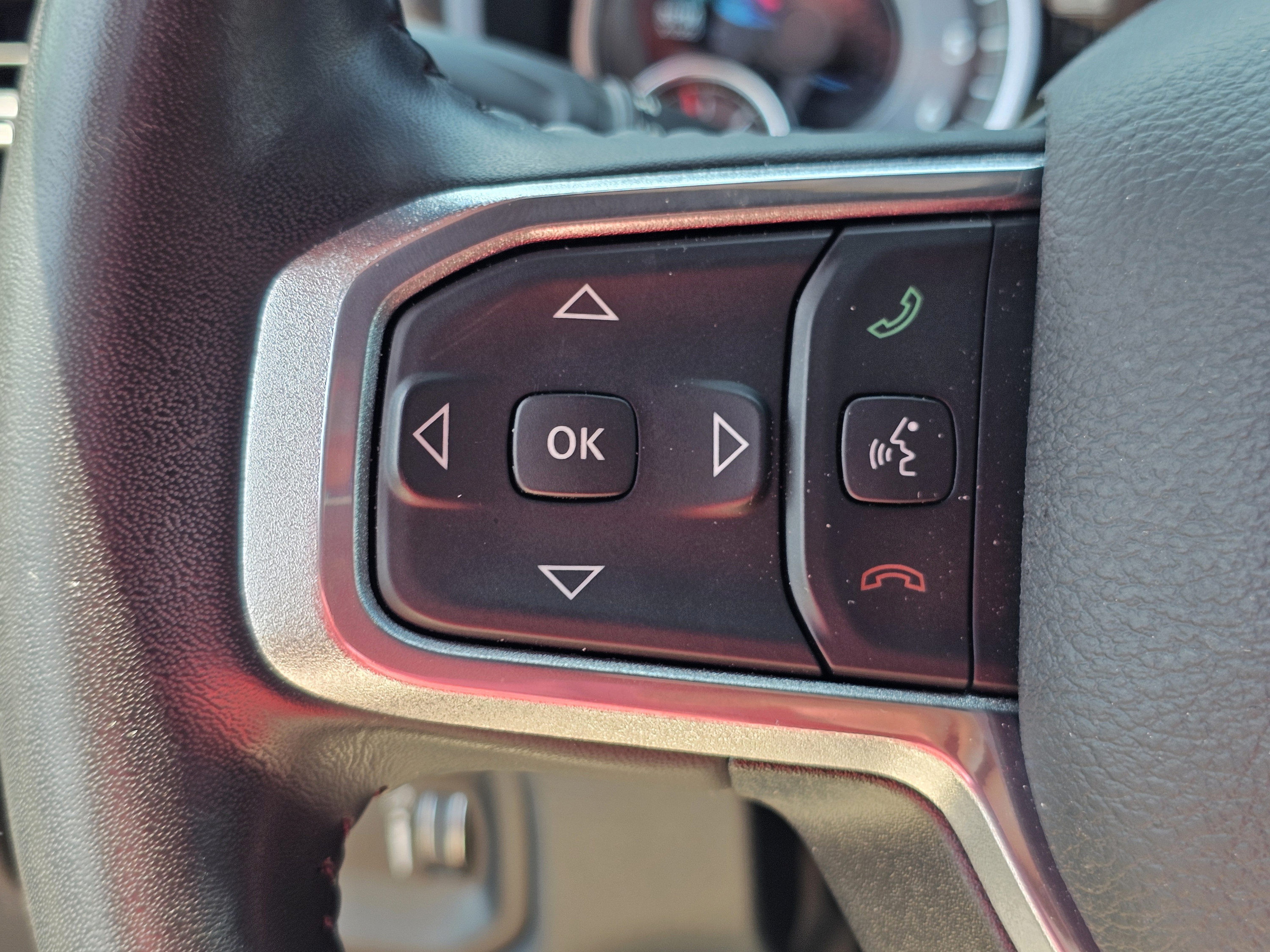 Used 2024 RAM 1500 Laramie AWD/4WD image 22