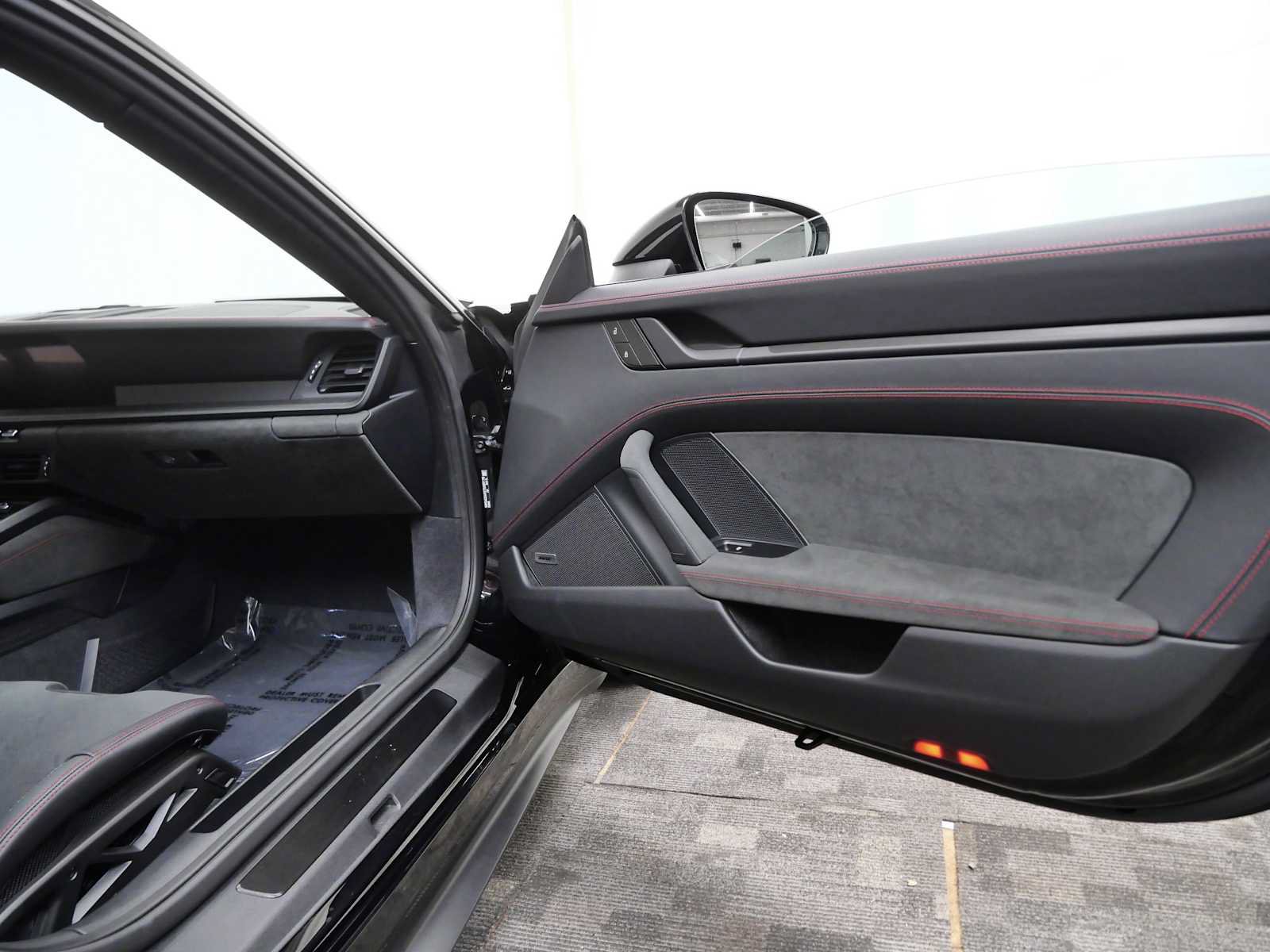 Used 2026 Porsche 911 GT3 RWD image 12