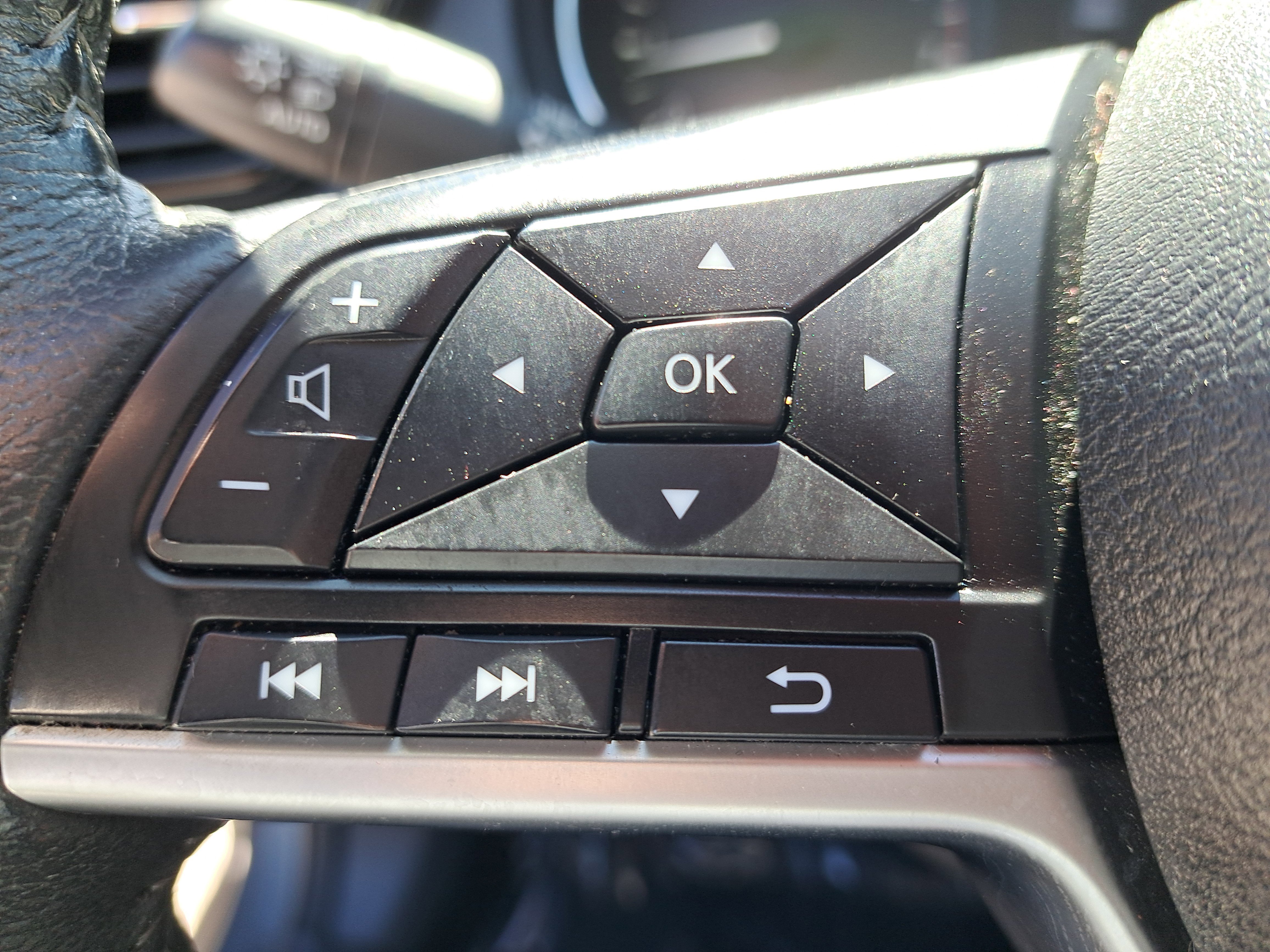 Certified 2020 Nissan Rogue SL w/ Premium Package image 24