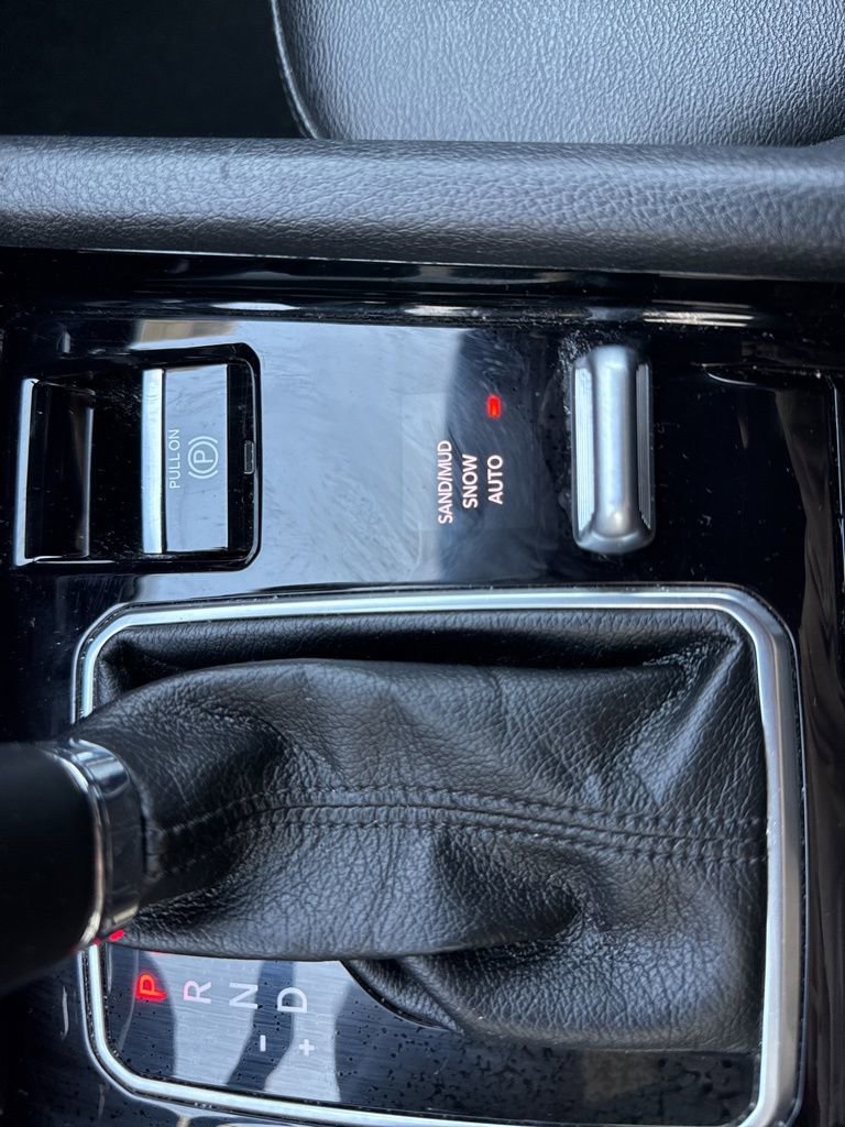 Used 2025 Jeep Compass Limited image 22