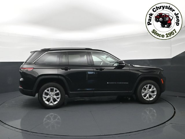 Used 2023 Jeep Grand Cherokee Limited w/ Luxury Tech Group II AWD/4WD image 6