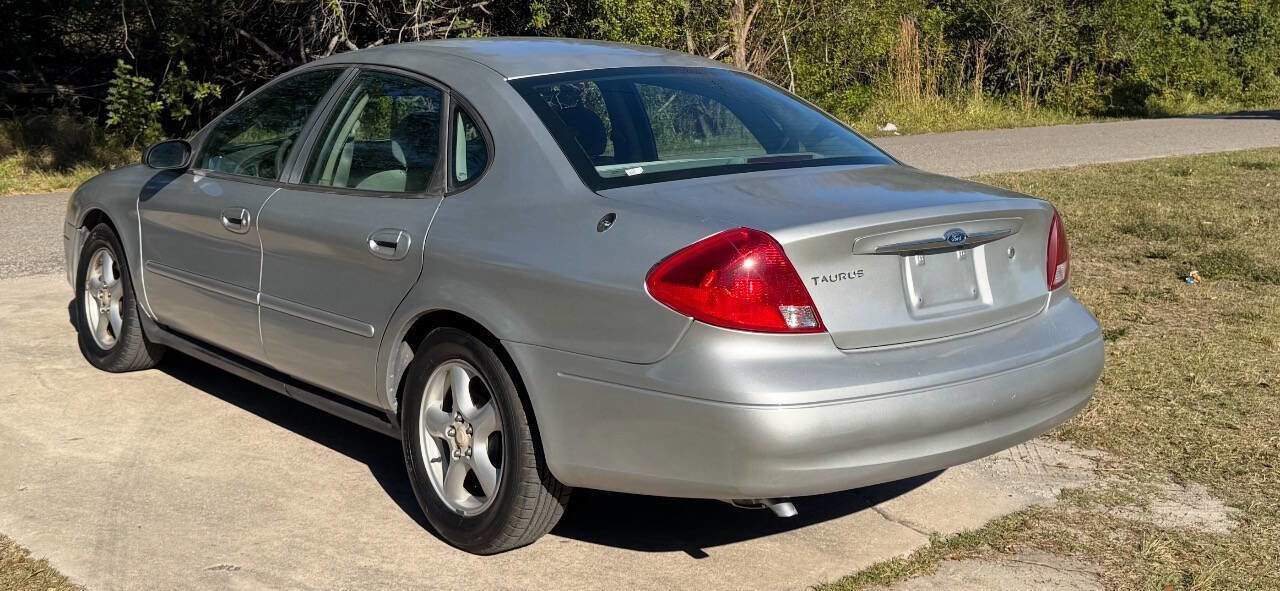 Used 2003 Ford Taurus SES image 4
