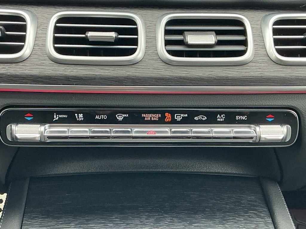 Used 2025 Mercedes-Benz GLS 580 4MATIC image 31