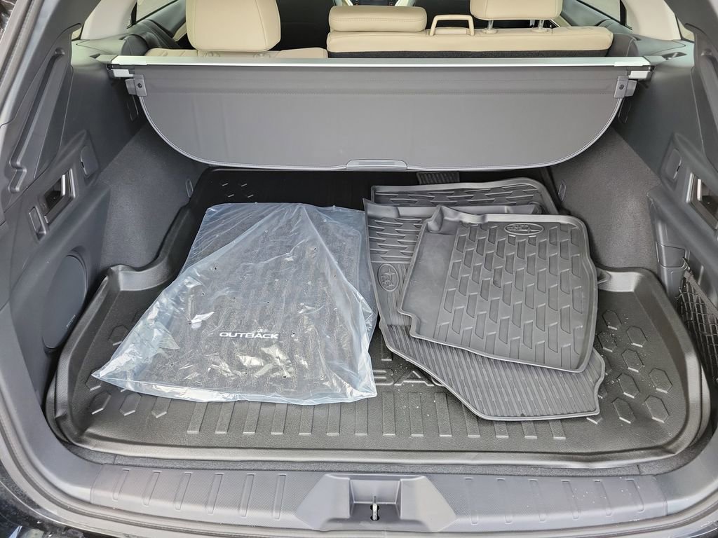 Used 2025 Subaru Outback Limited image 8