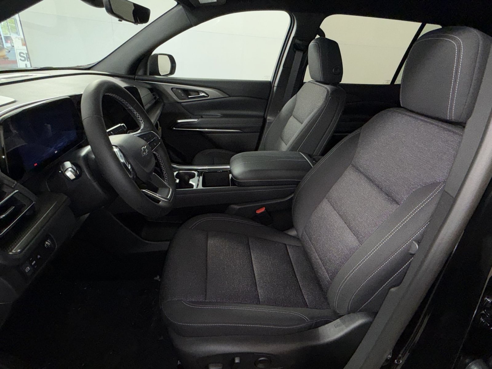New 2027 Chevrolet Traverse LT w/ Midnight/Sport Edition FWD image 13