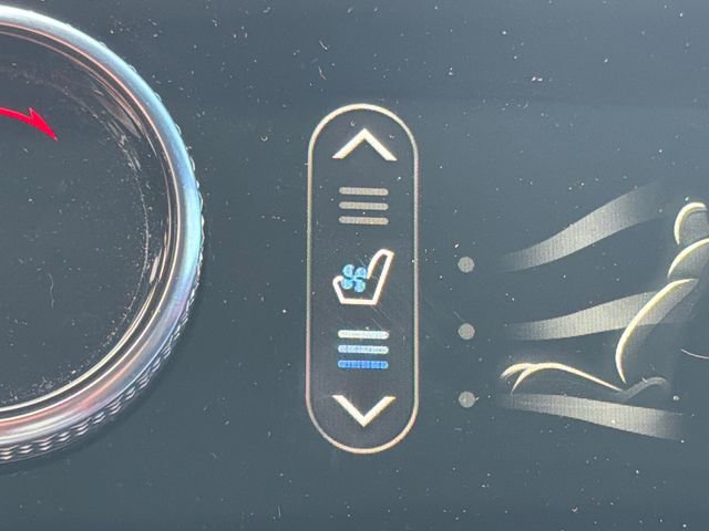 Used 2022 Genesis GV70 3.5T Sport w/ Sport Prestige Package AWD/4WD image 31