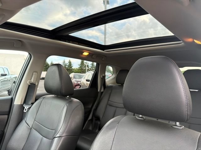 Used 2016 Nissan Rogue SL w/ SL Premium Package AWD/4WD image 17