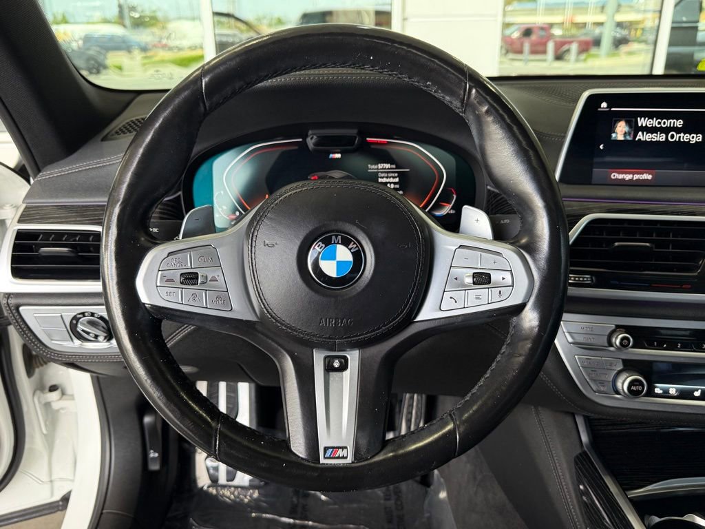 Used 2022 BMW 740i w/ M Sport Package image 25