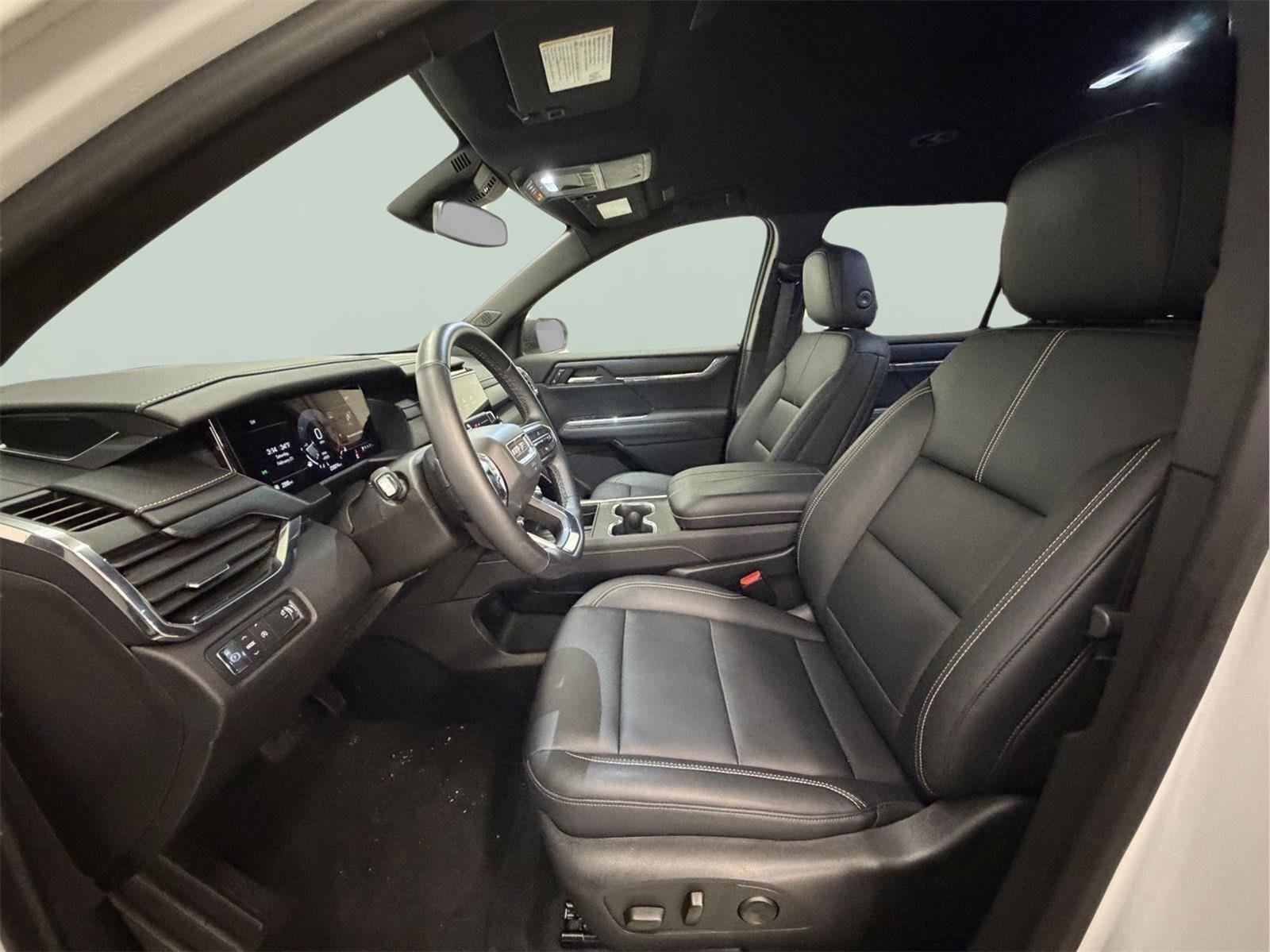 Used 2024 GMC Acadia Elevation image 25