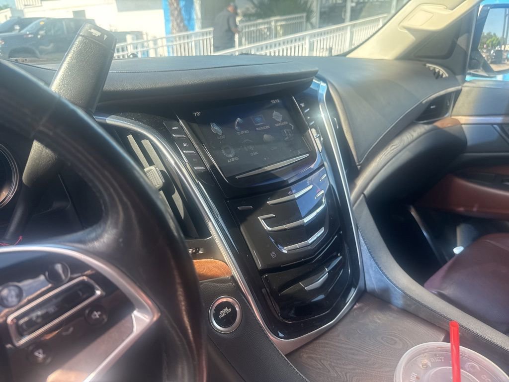 Used 2017 Cadillac Escalade Premium Luxury image 20