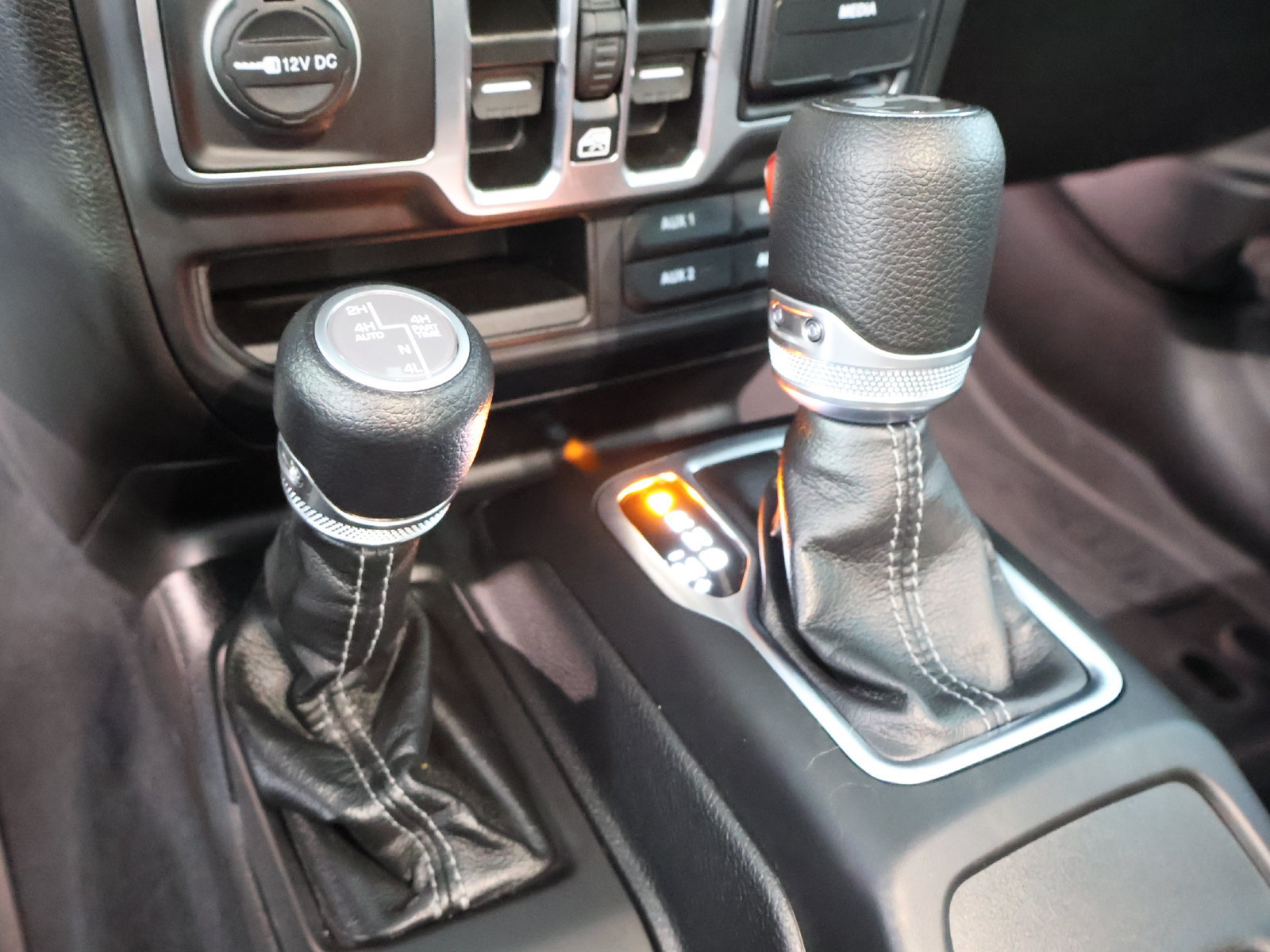 Used 2025 Jeep Wrangler Unlimited Sport S 4xe w/ Convenience Group AWD/4WD image 36