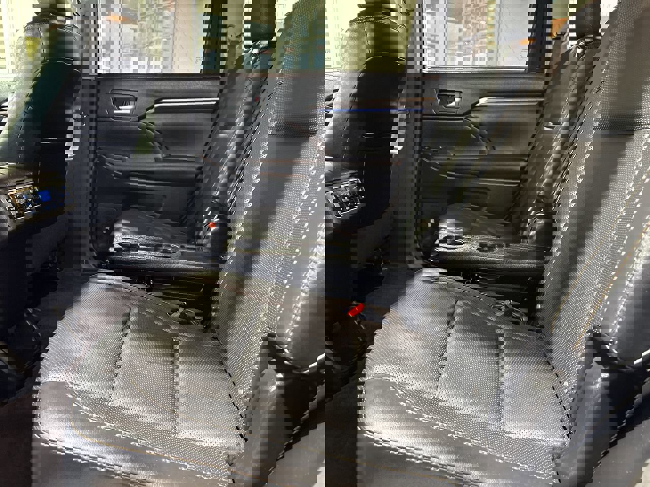 Used 2015 Toyota Highlander Limited image 24