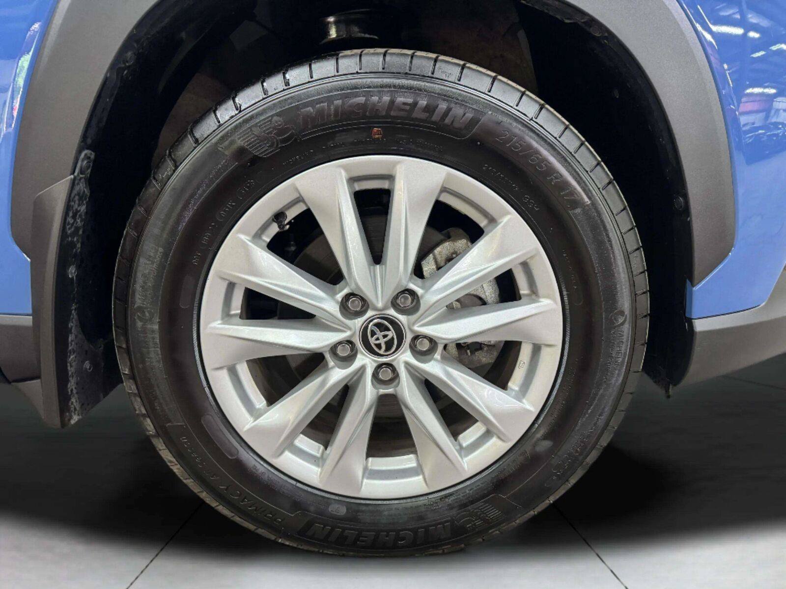 Used 2026 Toyota Corolla Cross LE AWD/4WD image 65