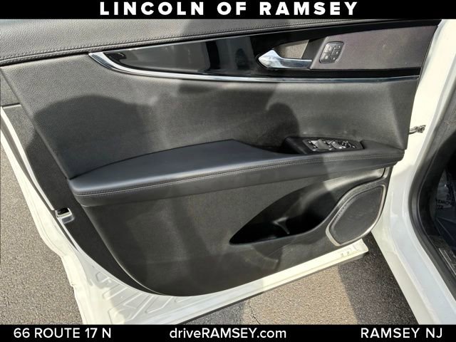 Used 2023 Lincoln Nautilus AWD image 12