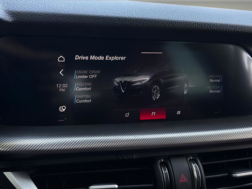 Used 2022 Alfa Romeo Stelvio Veloce image 14