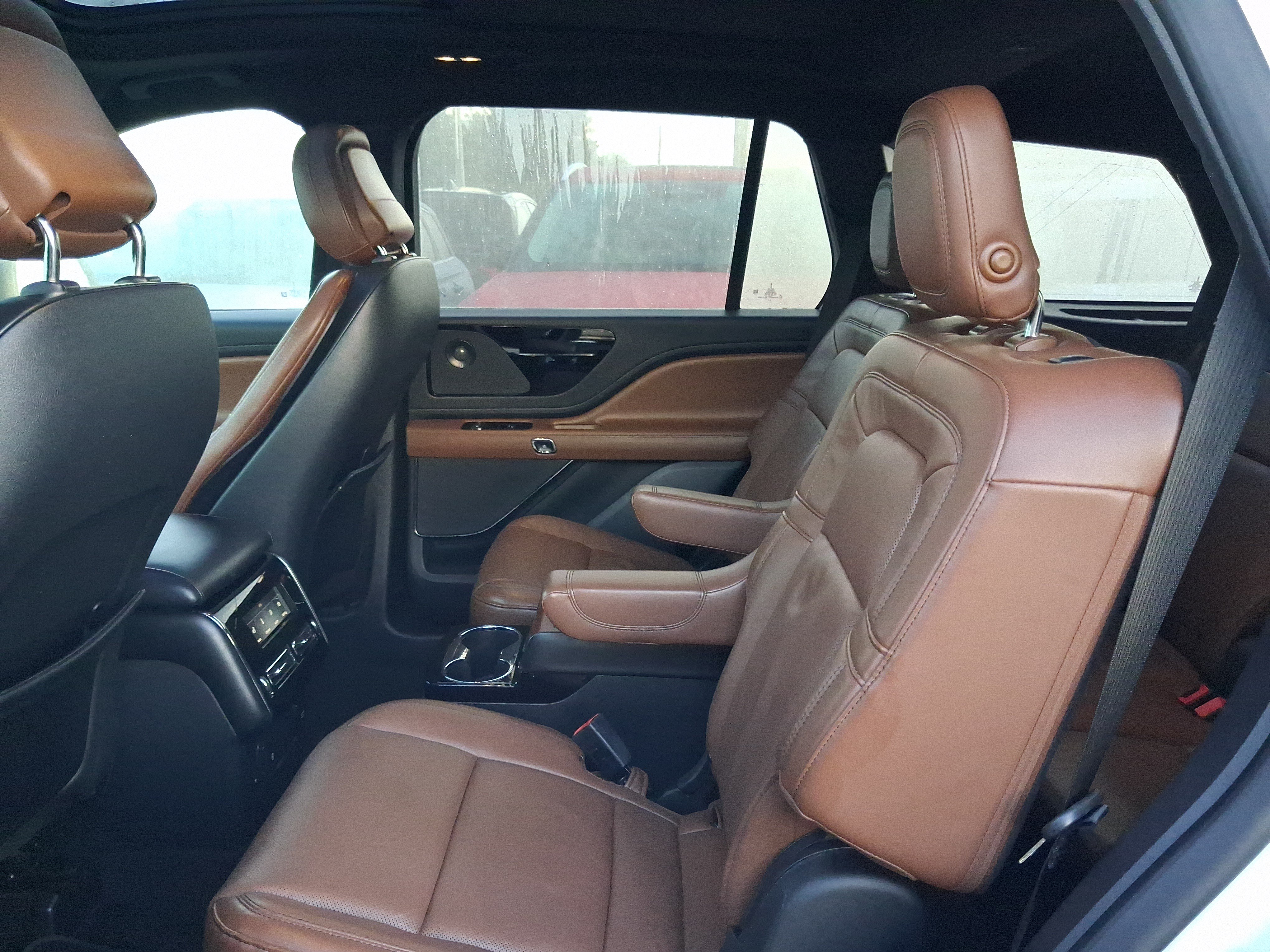 Used 2020 Lincoln Aviator Reserve w/ Equipment Group 201A RWD image 6