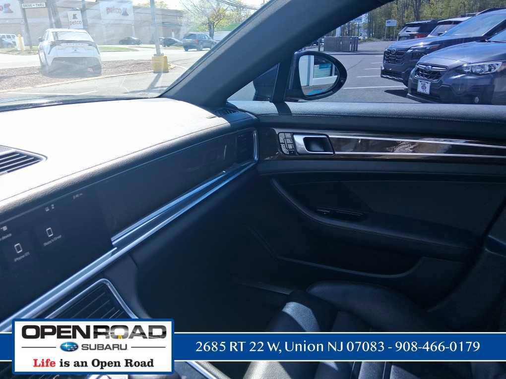 Used 2018 Porsche Panamera 4S AWD/4WD image 19