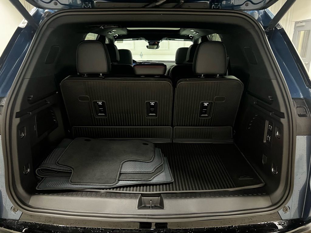 New 2026 Chevrolet Traverse RS w/ LPO, Floor Liner Package image 39