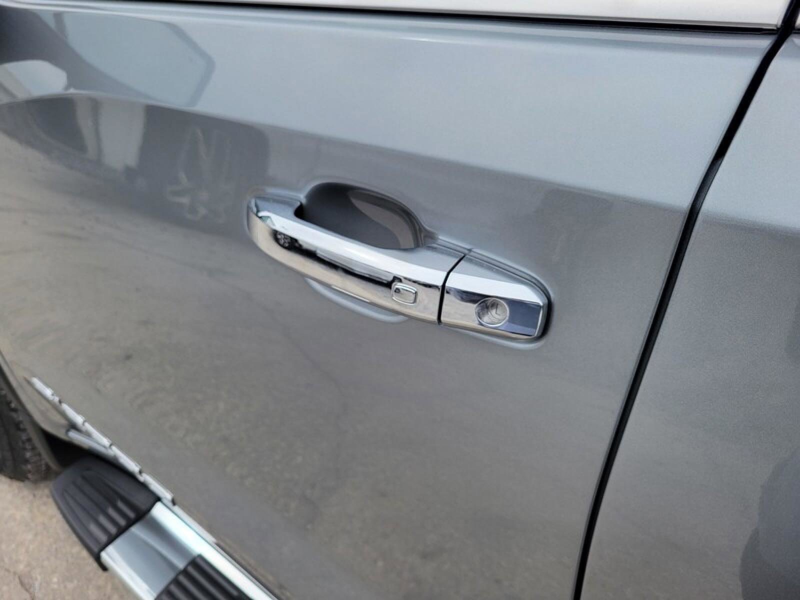 New 2026 GMC Sierra 1500 SLT w/ SLT Premium Plus Package image 10