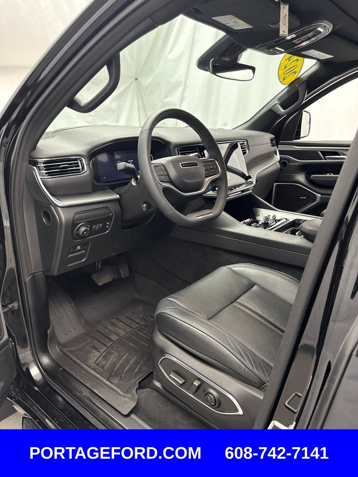 Used 2024 Jeep Wagoneer Series II w/ Convenience Group I AWD/4WD image 12