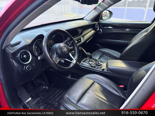 Used 2018 Alfa Romeo Stelvio AWD image 12