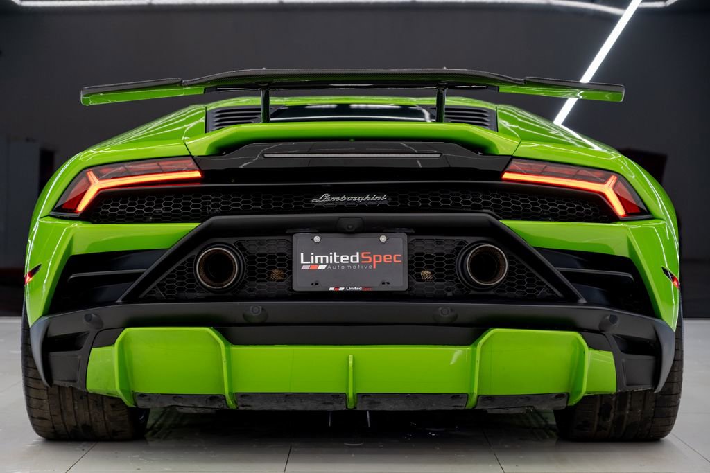 Used 2021 Lamborghini Huracan EVO RWD image 12