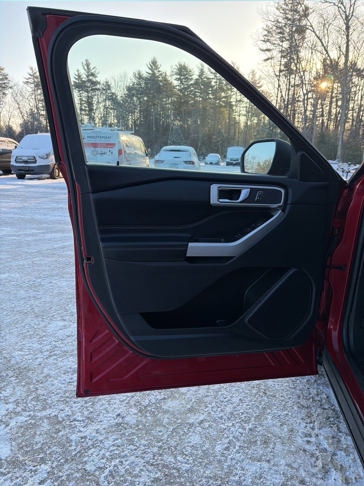 Used 2020 Ford Explorer XLT w/ Equipment Group 202A image 15