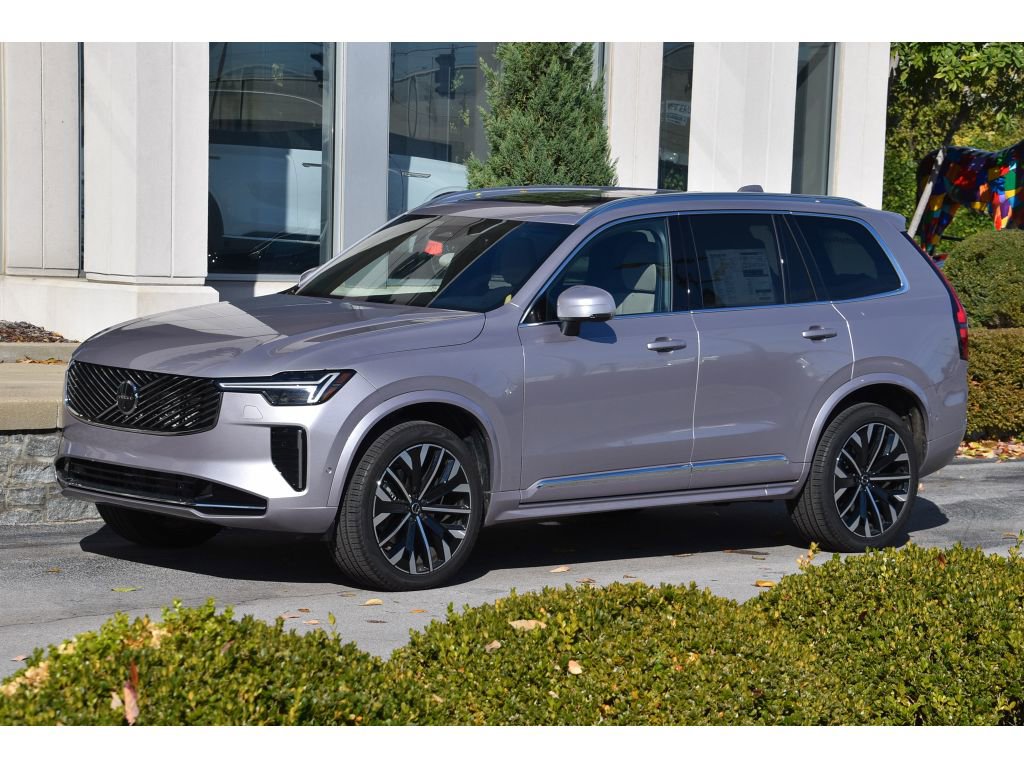 Certified 2026 Volvo XC90 B5 Plus image 8