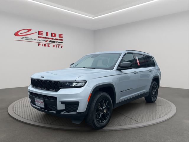 Used 2024 Jeep Grand Cherokee L Laredo image 1