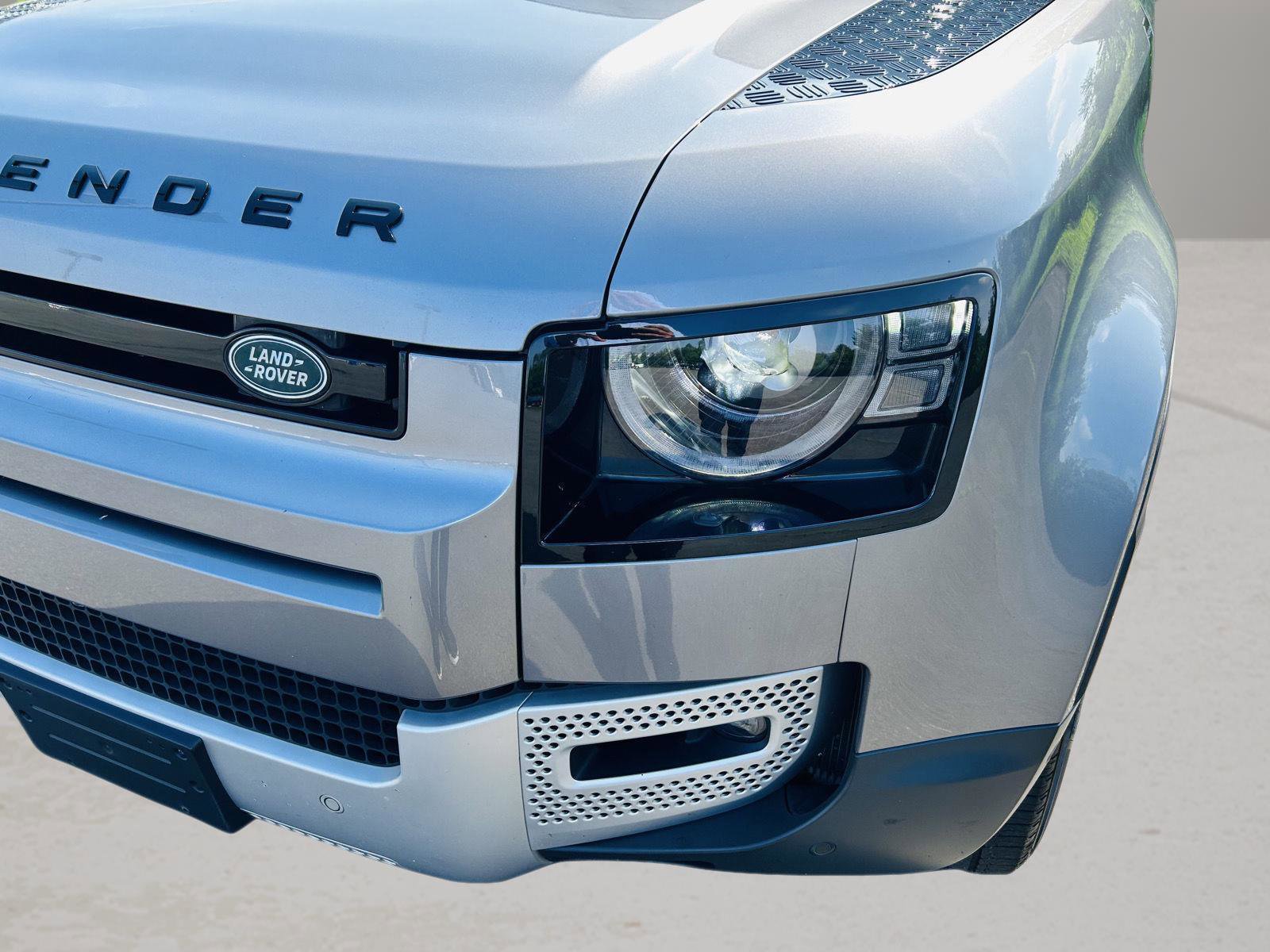 Used 2020 Land Rover Defender 110 HSE image 19