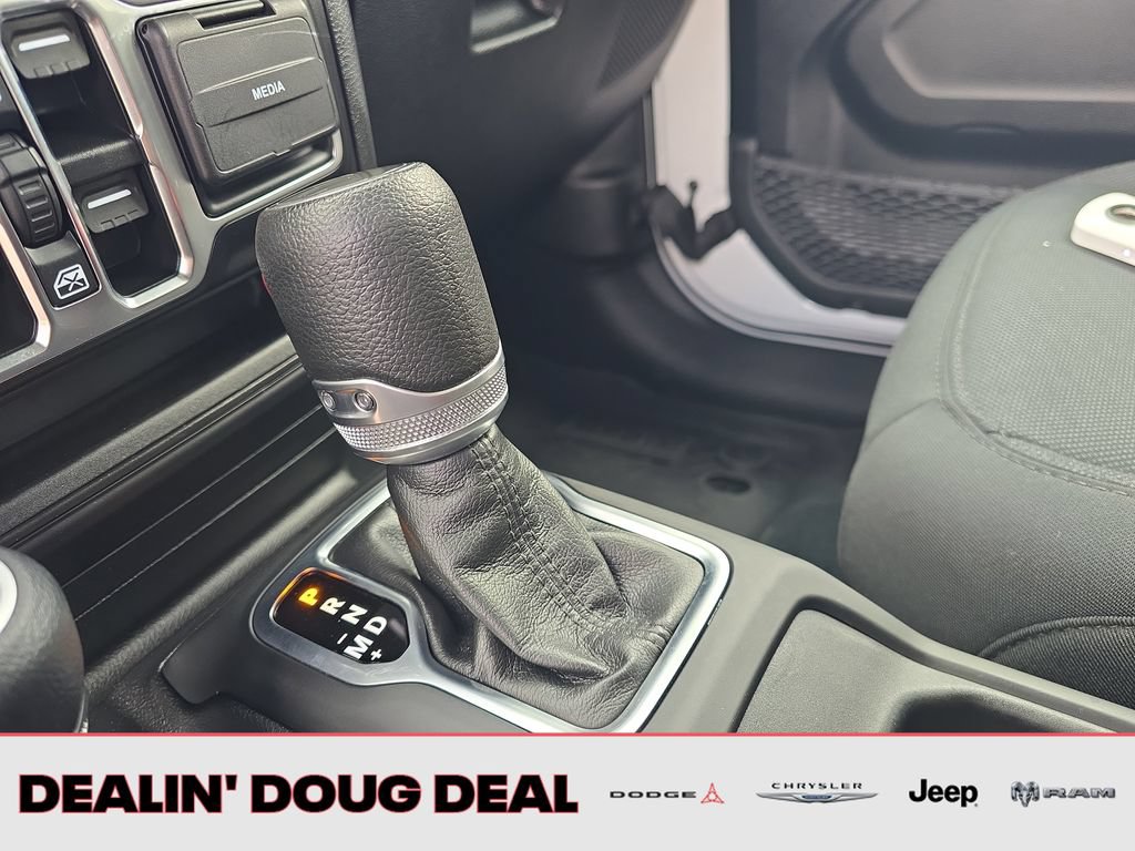 Used 2022 Jeep Gladiator Overland AWD/4WD image 25