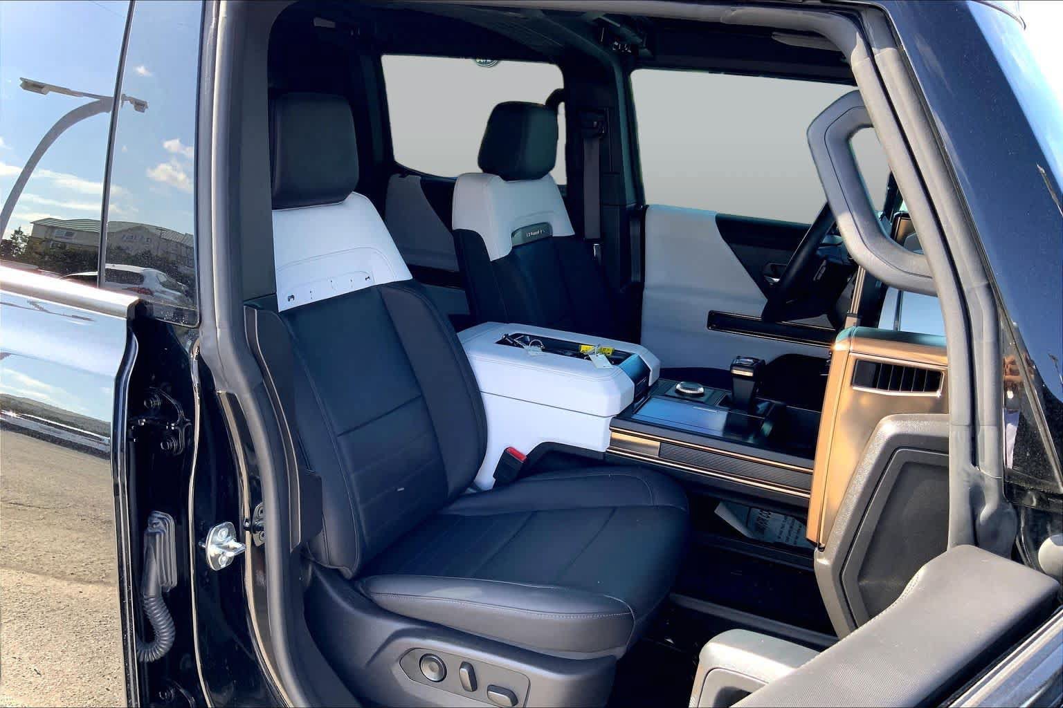 Used 2024 GMC Hummer EV 3X w/ LPO, Illumination Package AWD/4WD image 8